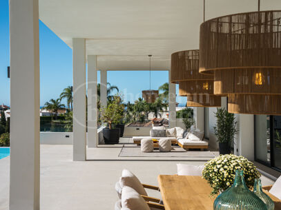 Villa Olivia - Impressive Family Home in Los Flamingos