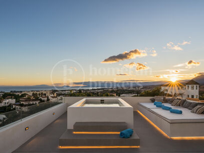 Villa Olivia - Impressive Family Home in Los Flamingos