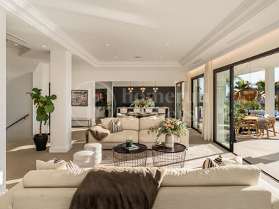 Villa Olivia - Impressive Family Home in Los Flamingos