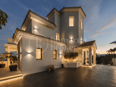 Villa Olivia - Impressive Family Home in Los Flamingos