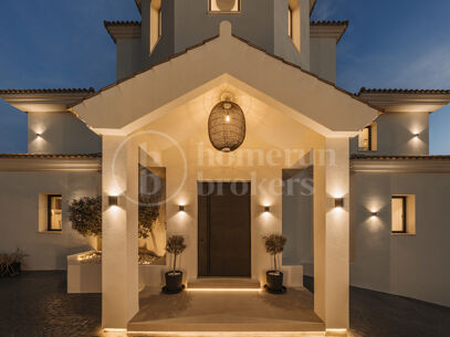 Villa Olivia - Impressive Family Home in Los Flamingos