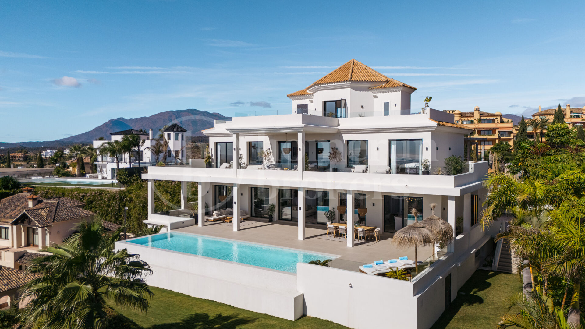 Villa Olivia - Impressive Family Home in Los Flamingos