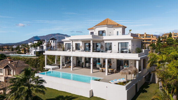 Villa Olivia - Impressive Family Home in Los Flamingos