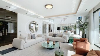 Villa Albinoni - Brand New Villa in Sierra Blanca, Marbella