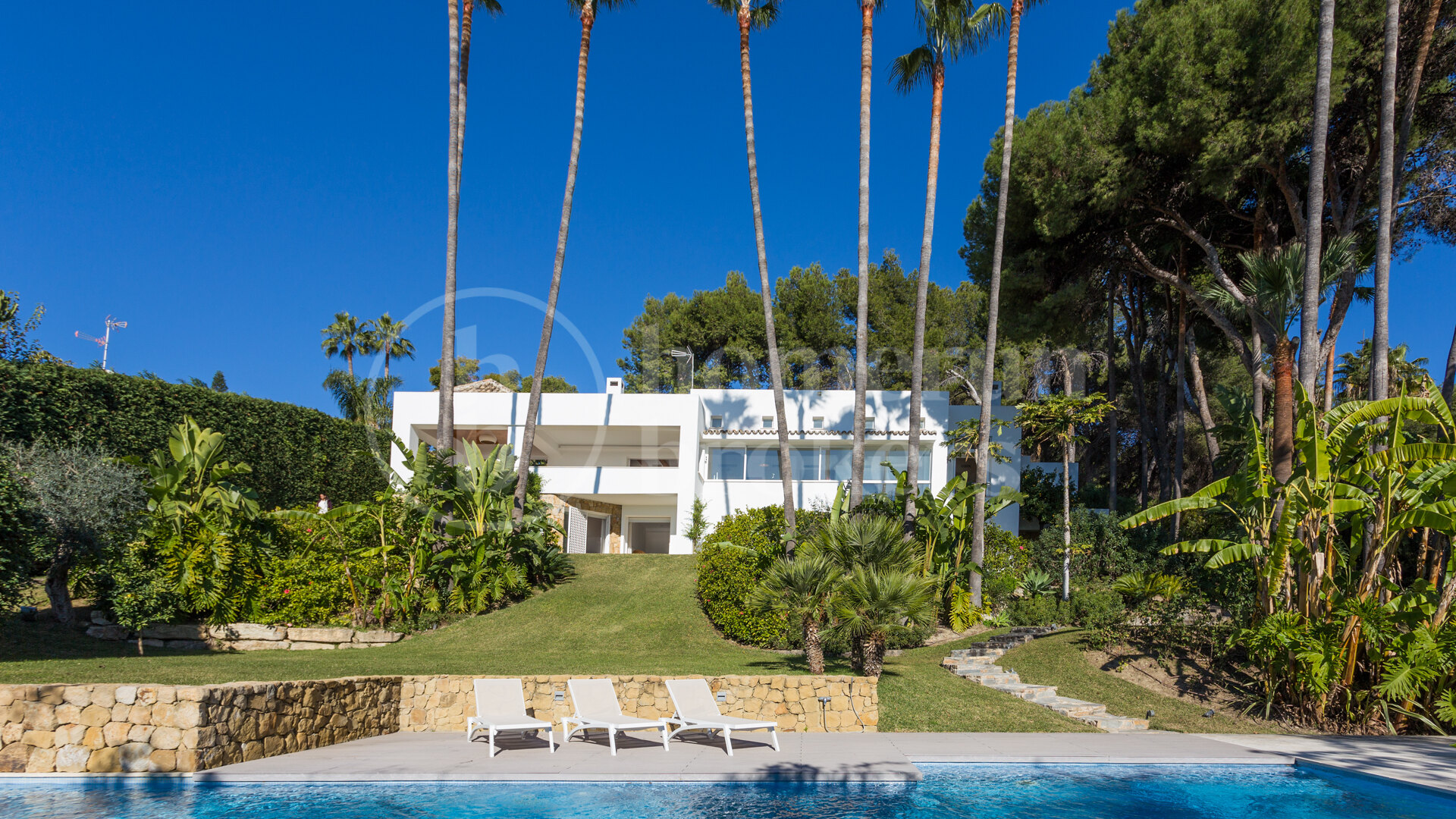 Modern Villa with Stunning Sea Views on Marbella’s Golden Mile