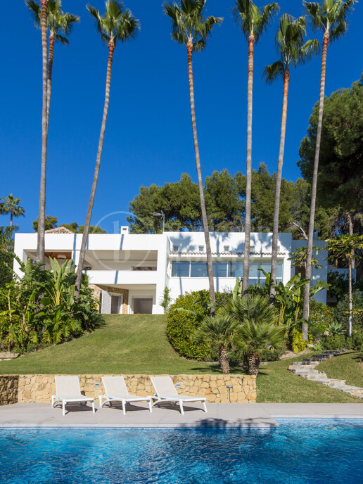 Modern Villa with Stunning Sea Views on Marbella’s Golden Mile