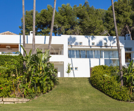 Modern Villa with Stunning Sea Views on Marbella’s Golden Mile