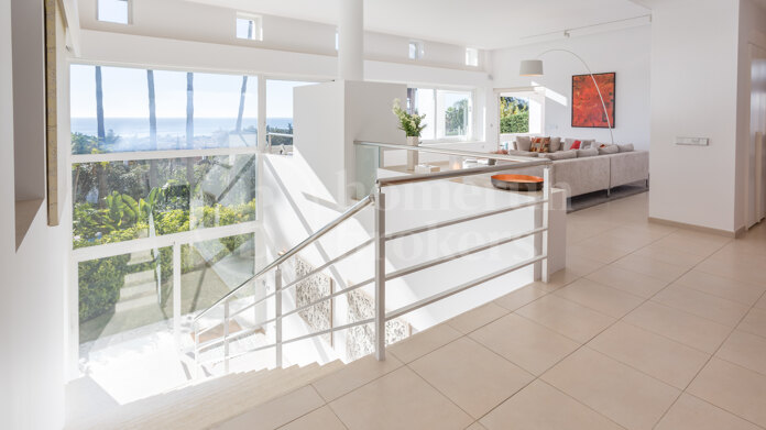 Modern Villa with Stunning Sea Views on Marbella’s Golden Mile