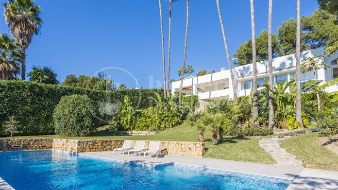 Modern Villa with Stunning Sea Views on Marbella’s Golden Mile