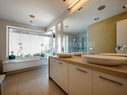 Villa Limeña - Modern Villa with Stunning Sea Views on Marbella’s Golden Mile