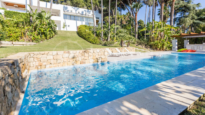 Modern Villa with Stunning Sea Views on Marbella’s Golden Mile