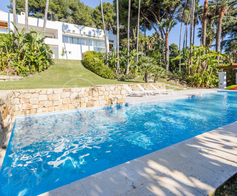 Modern Villa with Stunning Sea Views on Marbella’s Golden Mile