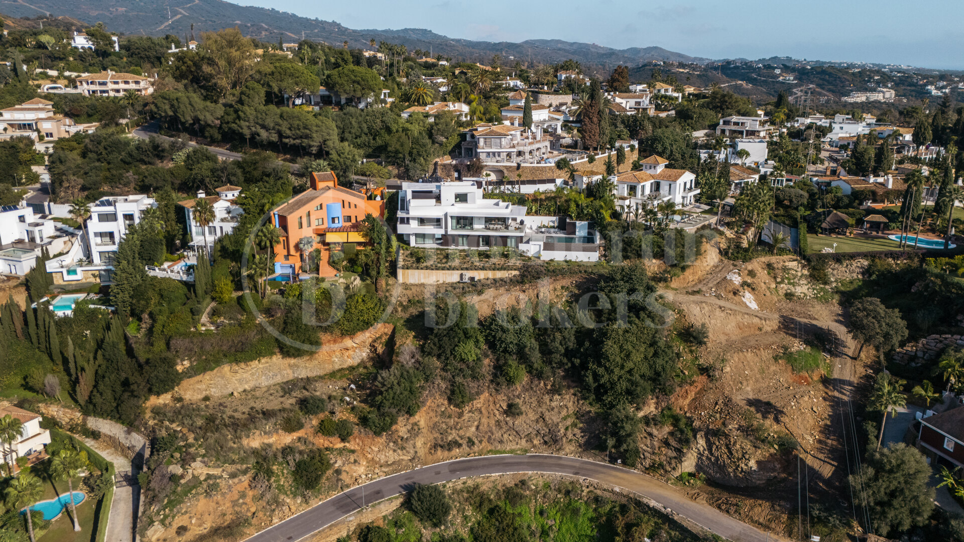 Plot El Rosario 2 - Investment Opportunity in Marbella East