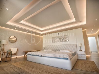 La Casa Blanca - Modern Mansion and Guest house in the New Golden Mile