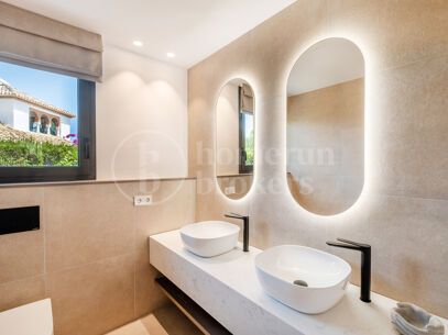 Villa Minoo - Villa with Sea Views in El Paraiso, Benahavis