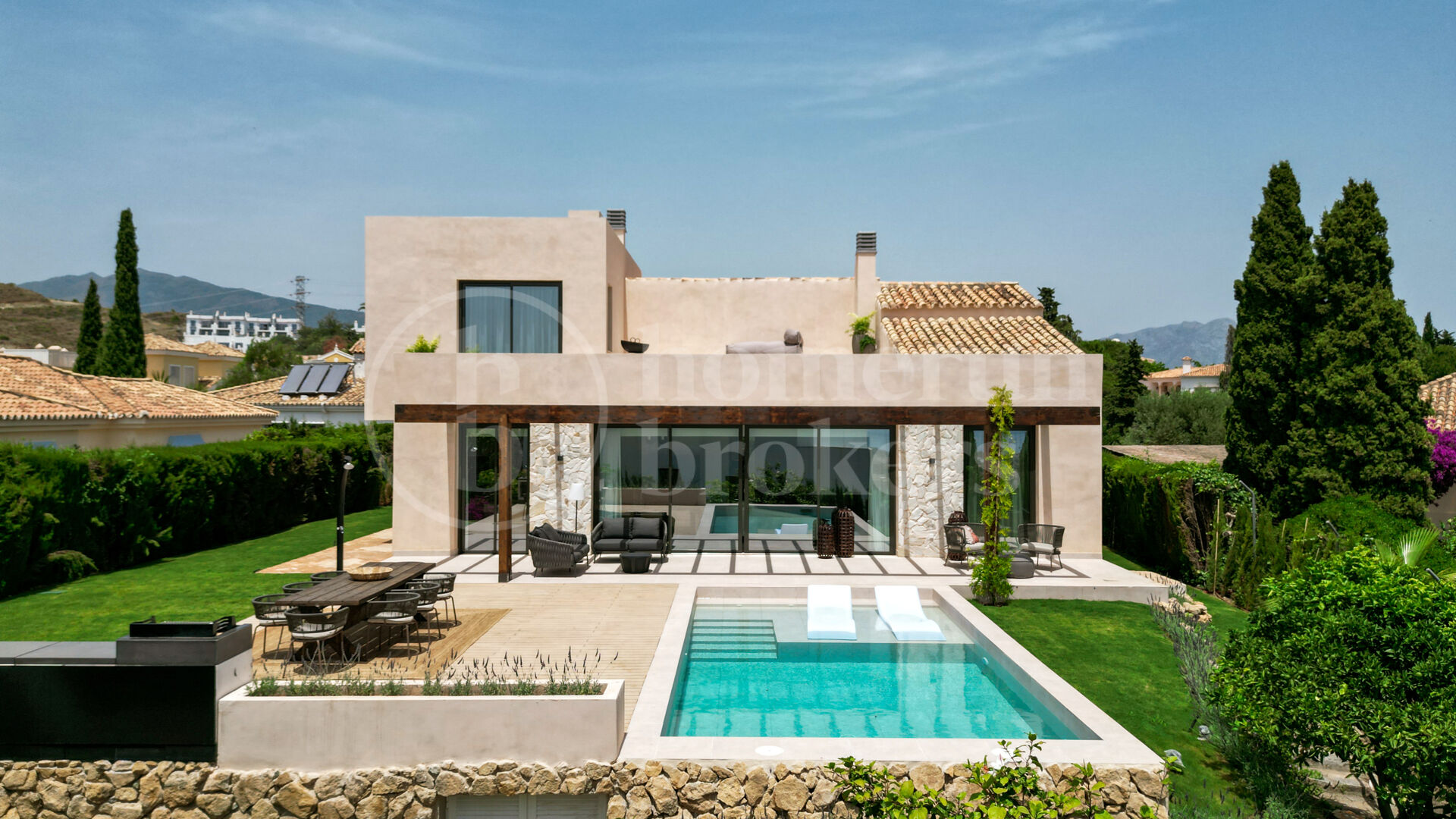 Villa Minoo - Villa with Sea Views in El Paraiso, Benahavis