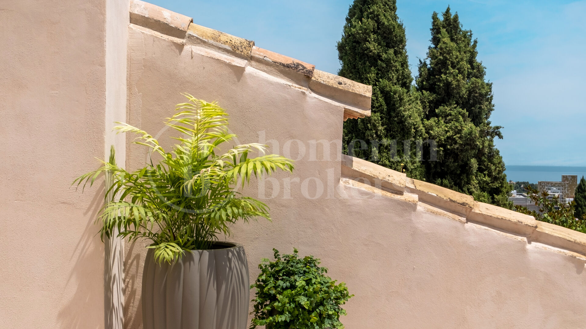 Villa Minoo - Villa with Sea Views in El Paraiso, Benahavis