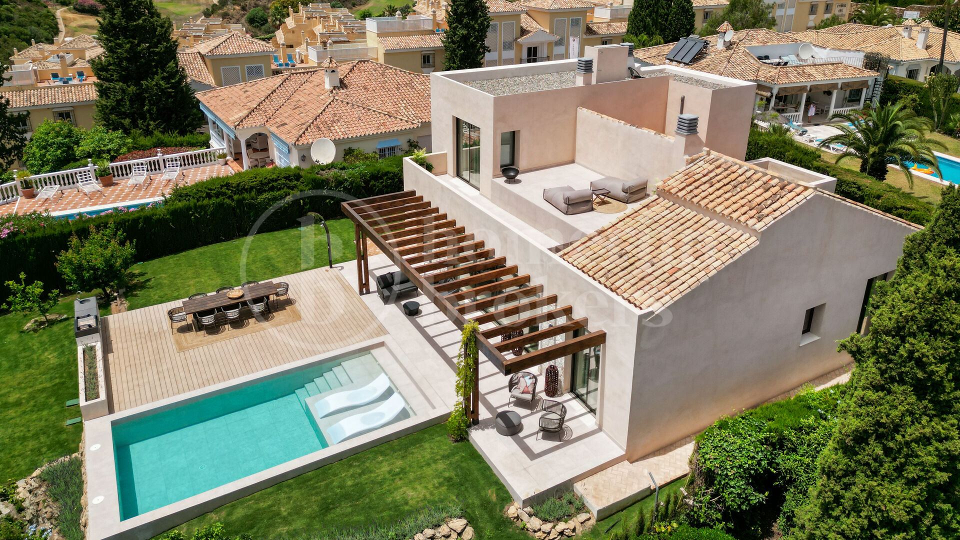 Villa Minoo - Villa with Sea Views in El Paraiso, Benahavis