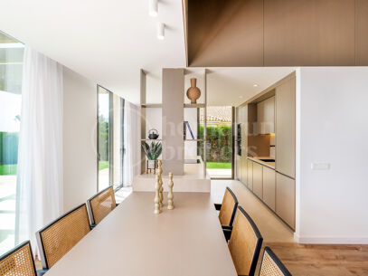Villa Minoo - Villa with Sea Views in El Paraiso, Benahavis