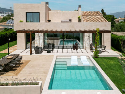 Villa Minoo - Villa with Sea Views in El Paraiso, Benahavis