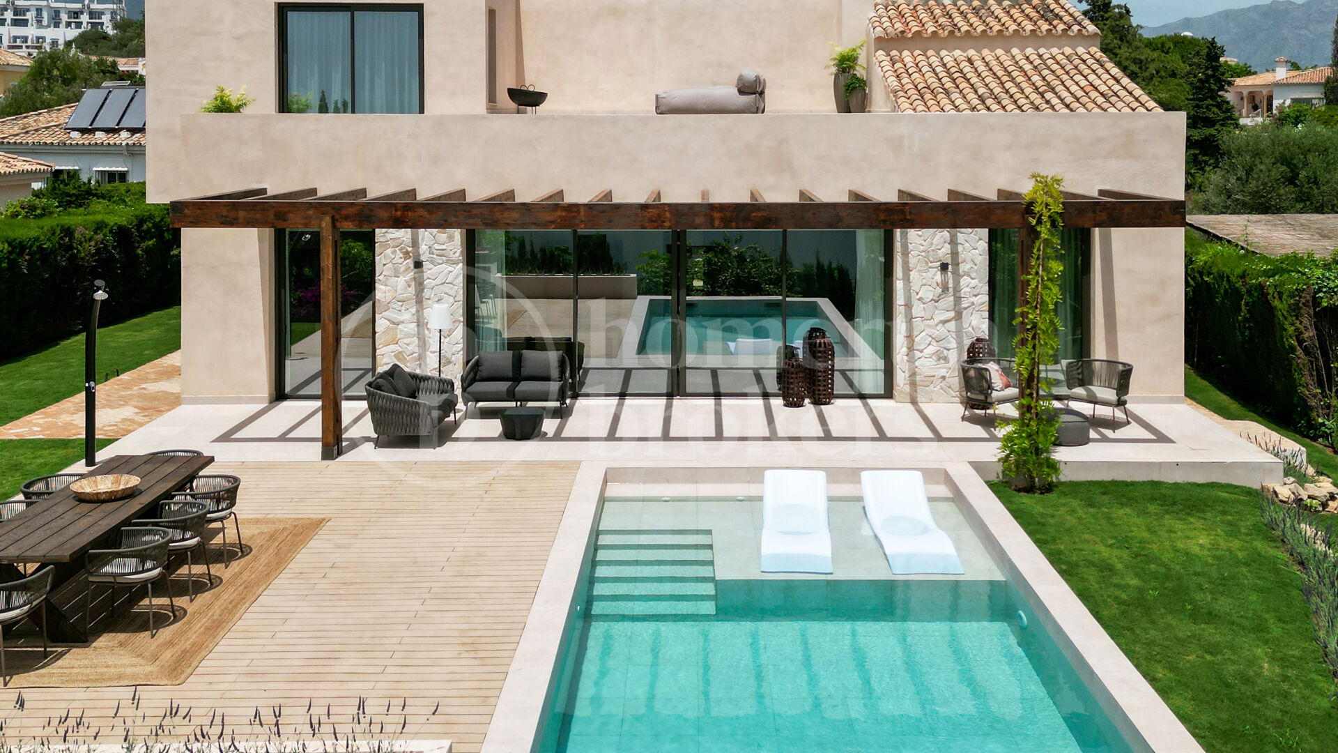 Villa Minoo - Villa with Sea Views in El Paraiso, Benahavis