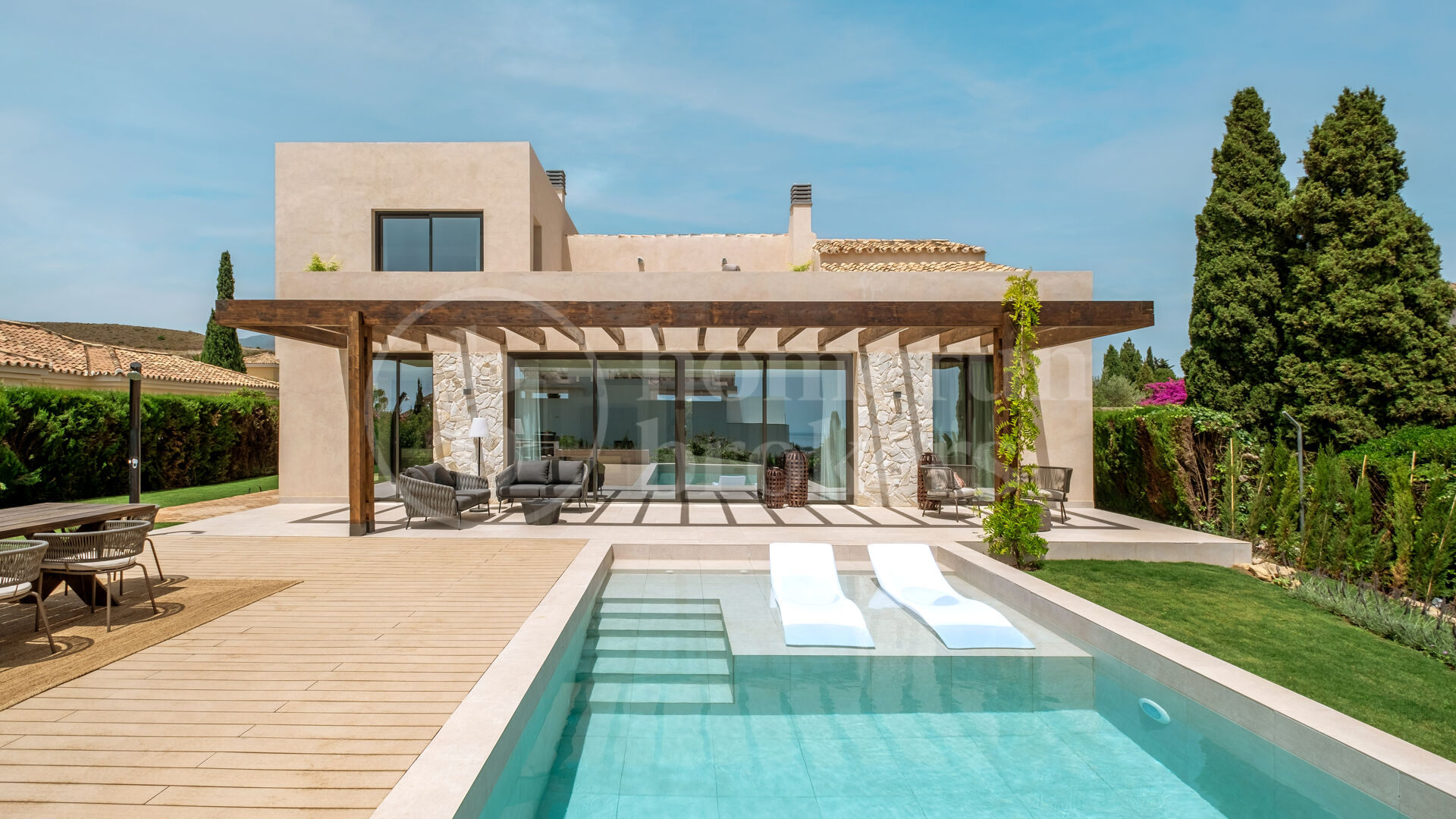 Villa Minoo - Villa with Sea Views in El Paraiso, Benahavis