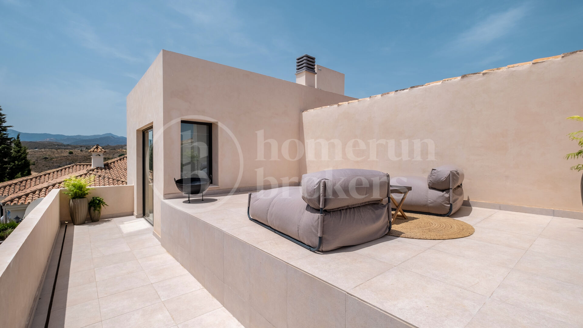 Villa Minoo - Villa with Sea Views in El Paraiso, Benahavis