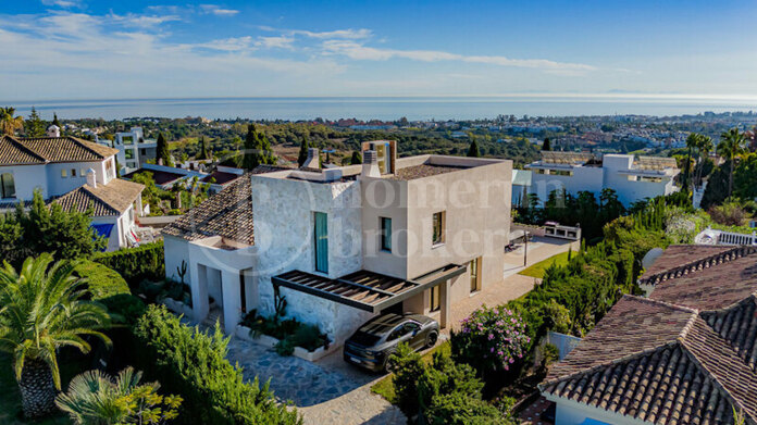 Villa Minoo - Villa with Sea Views in El Paraiso, Benahavis