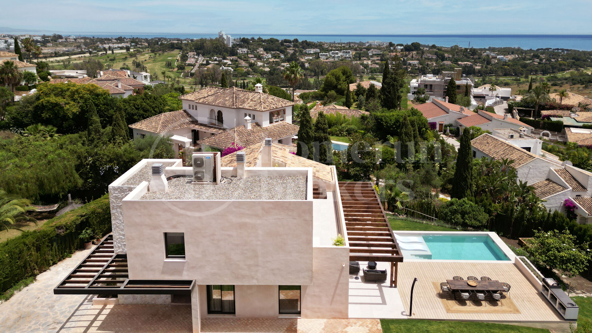 Villa Minoo - Villa with Sea Views in El Paraiso, Benahavis