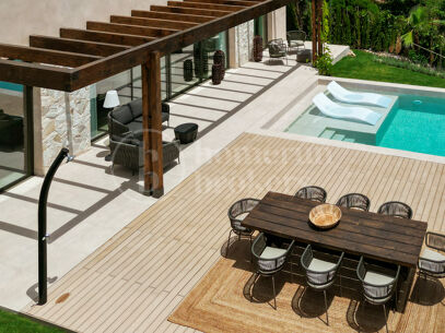 Villa Minoo - Villa with Sea Views in El Paraiso, Benahavis
