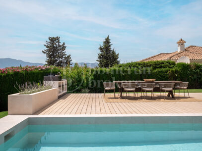 Villa Minoo - Villa with Sea Views in El Paraiso, Benahavis