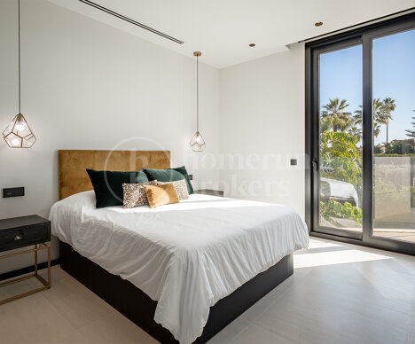 Villa Marbella Golf - Contemporary Villa in Parcelas del Golf, Nueva Andalucia