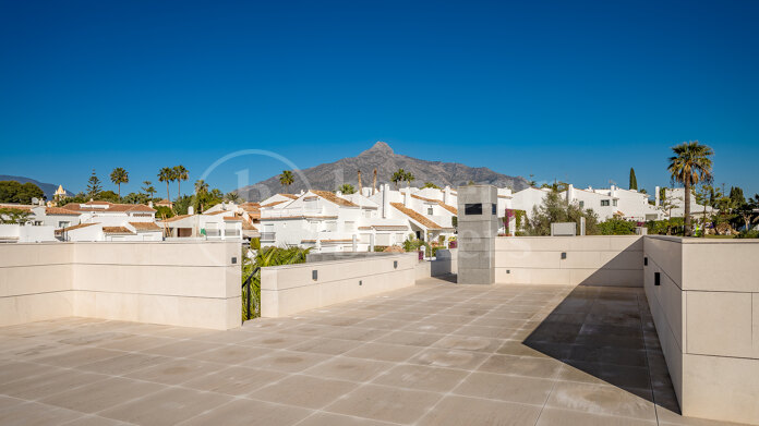 Villa Marbella Golf - Contemporary Villa in Parcelas del Golf, Nueva Andalucia