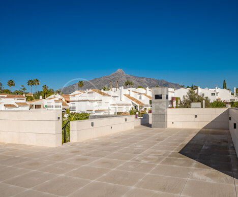 Villa Marbella Golf - Contemporary Villa in Parcelas del Golf, Nueva Andalucia