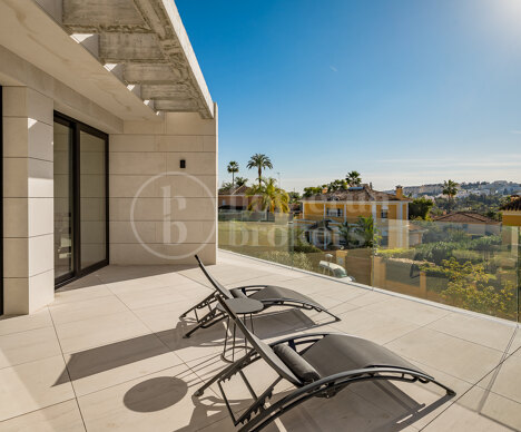 Villa Marbella Golf - Contemporary Villa in Parcelas del Golf, Nueva Andalucia