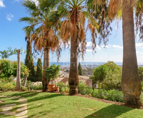 Villa Madroñal - Andalucian style villa in El Madroñal, Benahavís