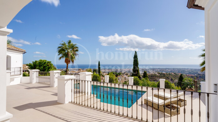 Villa Madroñal - Andalucian style villa in El Madroñal, Benahavís