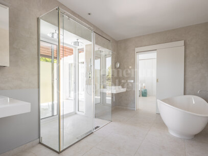Renovated Villa situated in Cascada de Camoján