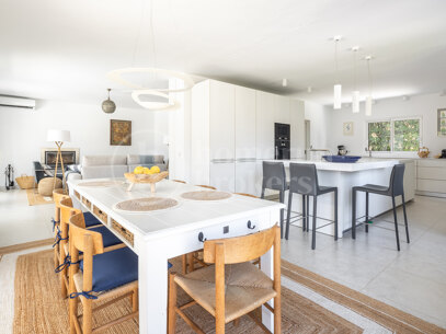 Renovated Villa situated in Cascada de Camoján