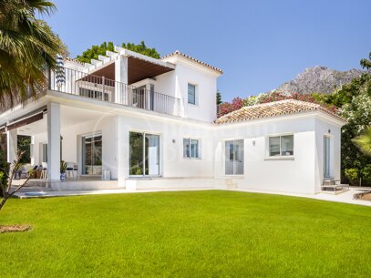 Renovated Villa situated in Cascada de Camoján