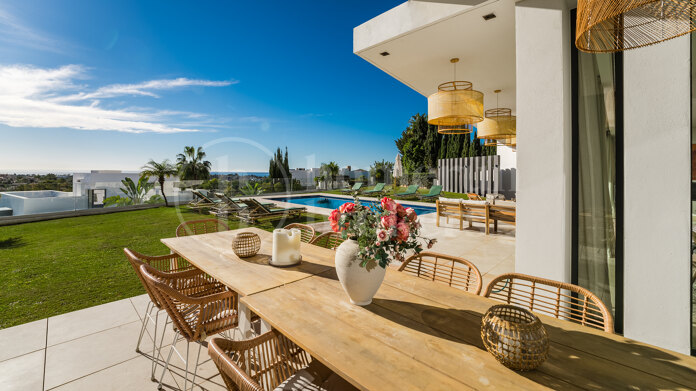 Villa Fuego - Villa with sea views in La Alqueria, Benahavis