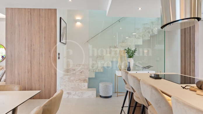 Townhouse Banus Bay - Contemporary Luxury steps from the beach in Puerto Banus