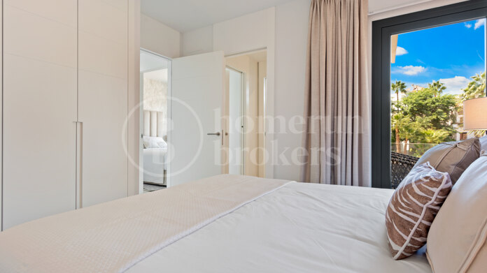 Townhouse Banus Bay - Contemporary Luxury steps from the beach in Puerto Banus