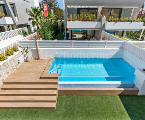 Townhouse Banus Bay - Contemporary Luxury steps from the beach in Puerto Banus