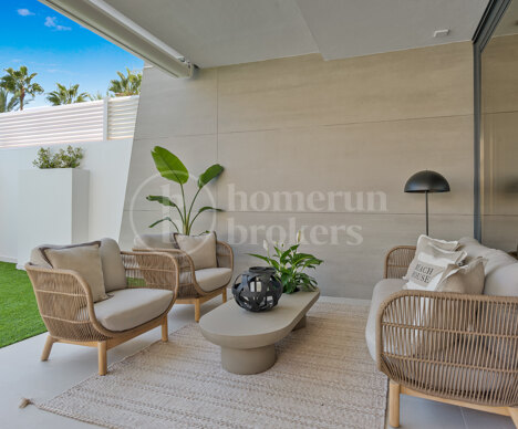 Townhouse Banus Bay - Contemporary Luxury steps from the beach in Puerto Banus