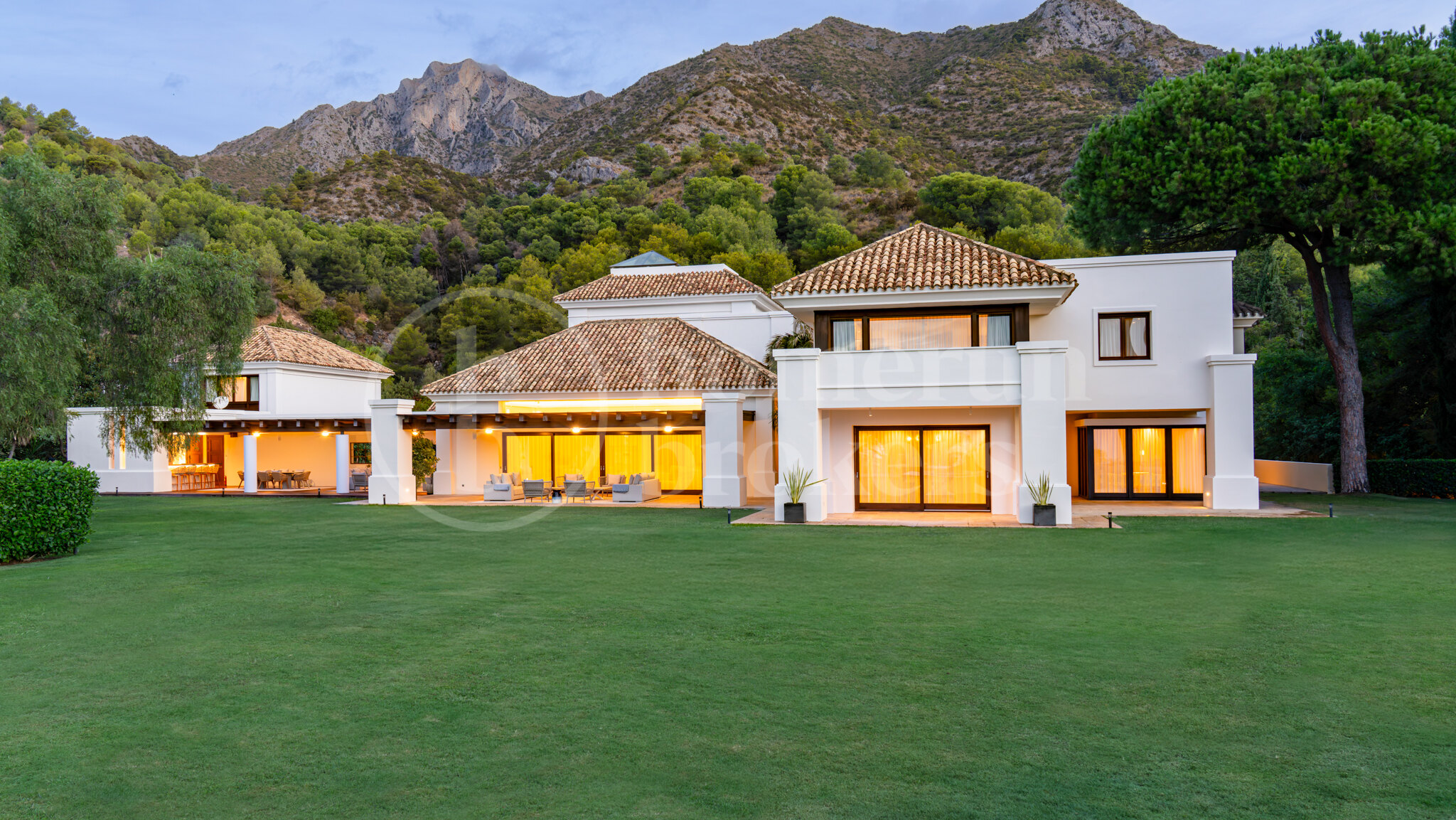 Villa Cascada de Camoján - Enastående fastighet i ett gated bostadsområde