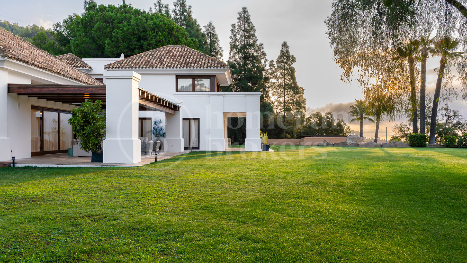 Villa Cascada de Camojan - Remarkable Estate in Gated Community