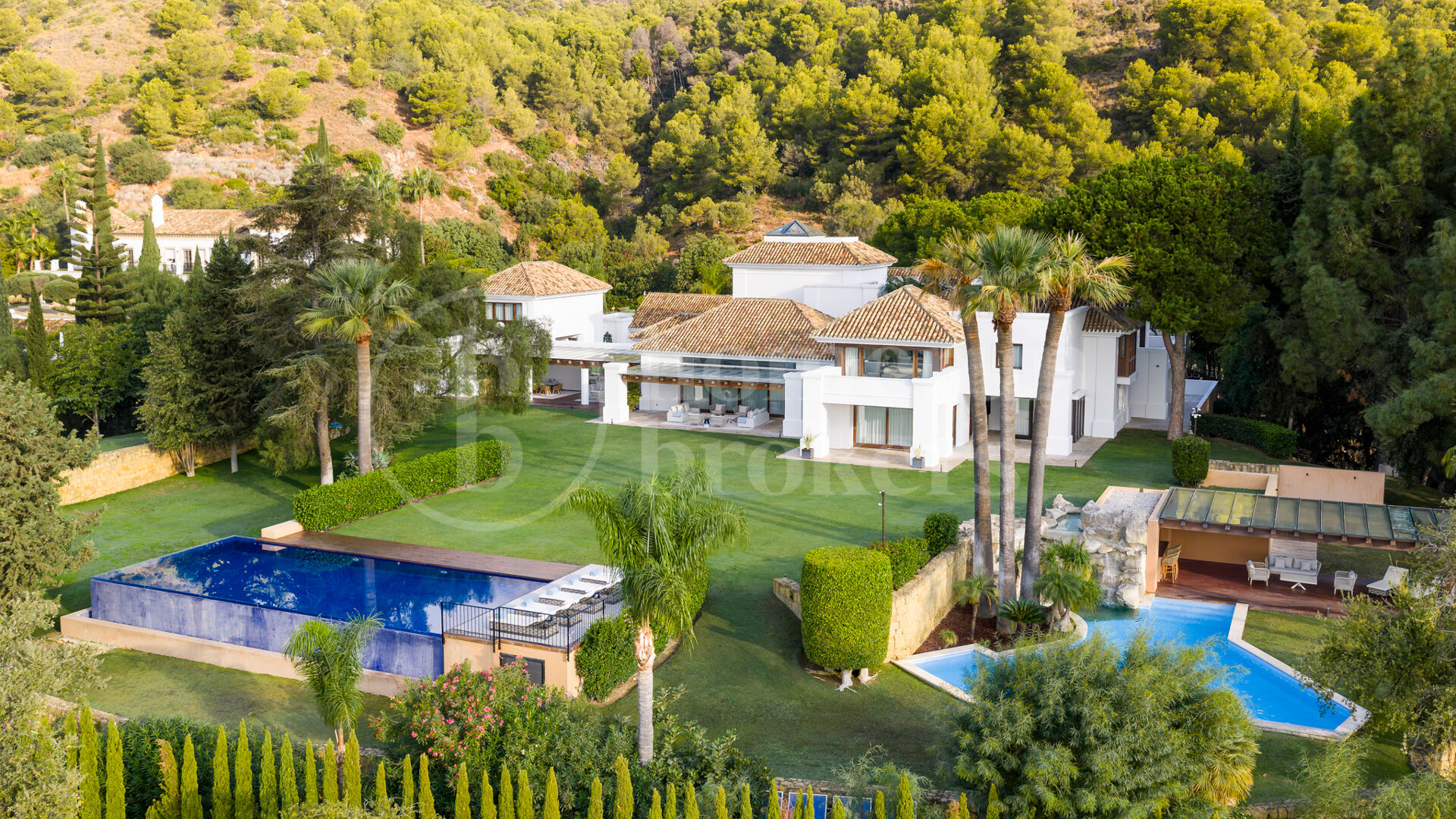 Villa Cascada de Camojan - Remarkable Estate in Gated Community