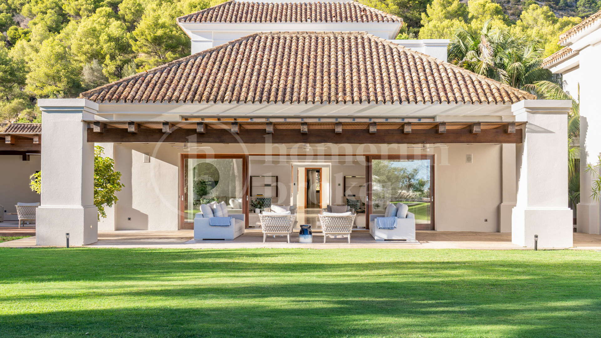 Villa Cascada de Camojan - Remarkable Estate in Gated Community