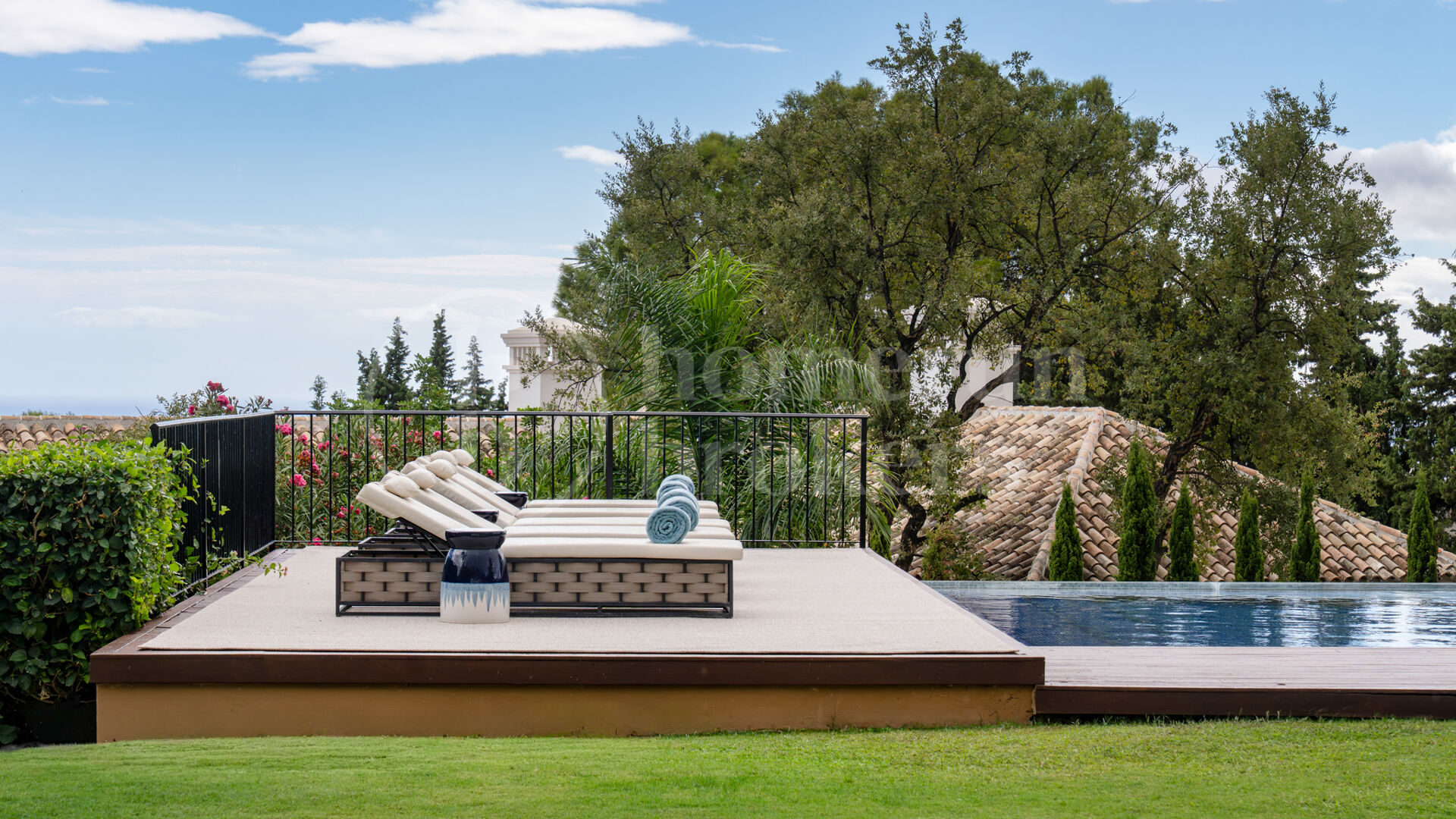 Villa Cascada de Camojan - Remarkable Estate in Gated Community